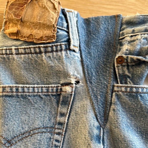 Vintage Blue Relaxed Jeans with Embroidered Detail - Picture 8 of 11